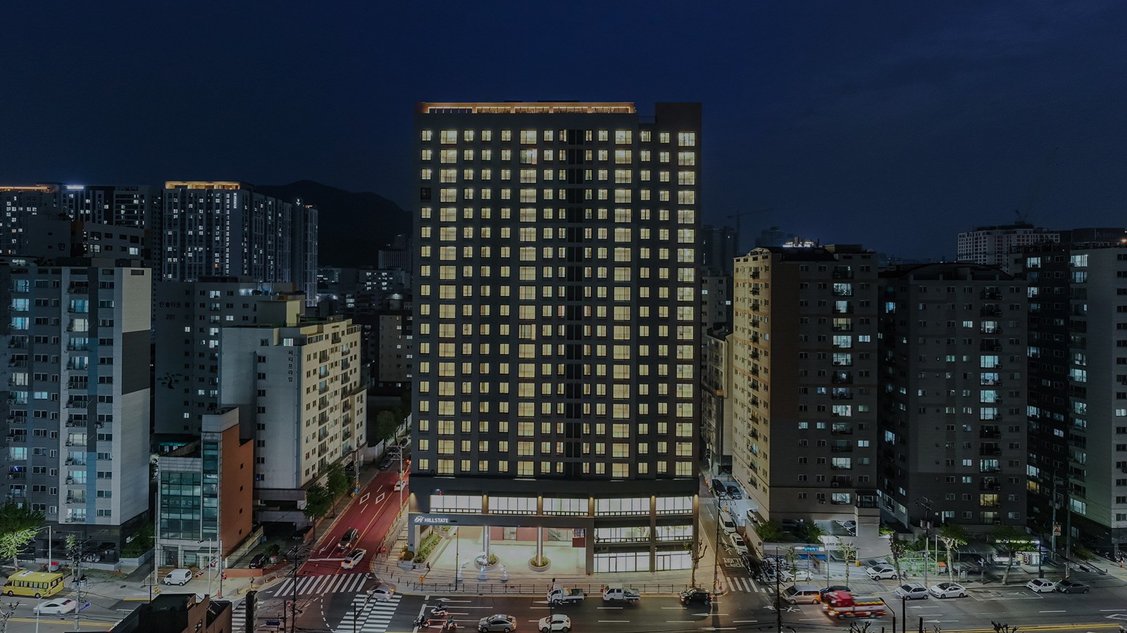 힐스테이트 안양펠루스 건물 야간 전경